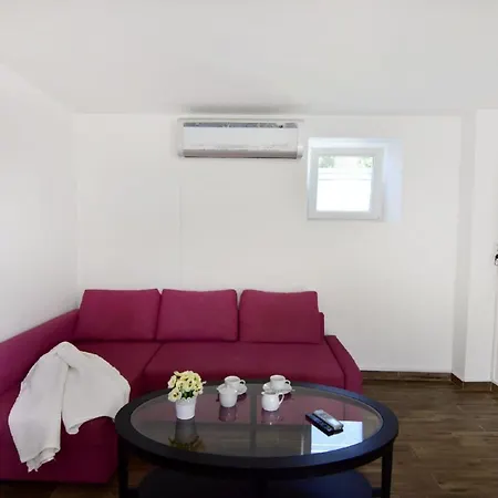 Apartment Komfortable Mit Pool In Der Naehe Von *
