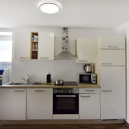 Apartment Komfortable Mit Pool In Der Naehe Von Umag