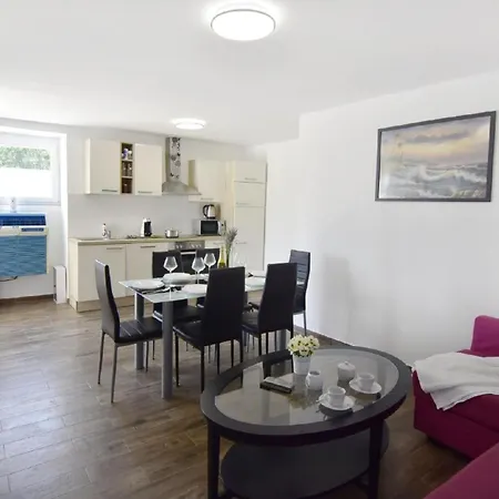 Komfortable Mit Pool In Der Naehe Von * Umag