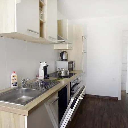 Komfortable Mit Pool In Der Naehe Von Apartment
