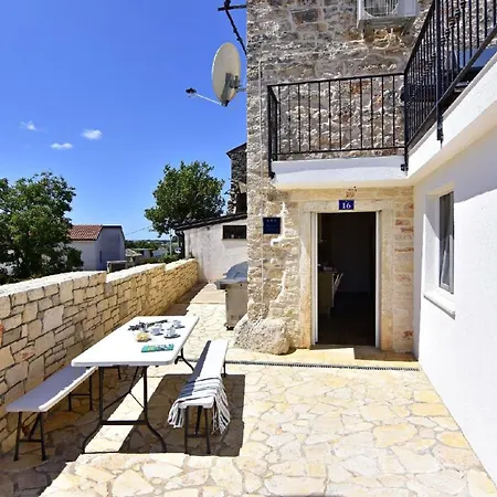 Komfortable Mit Pool In Der Naehe Von * Umag