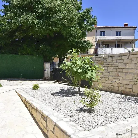 Komfortable Mit Pool In Der Naehe Von * Umag