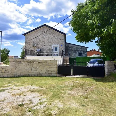 Komfortable Mit Pool In Der Naehe Von * Umag